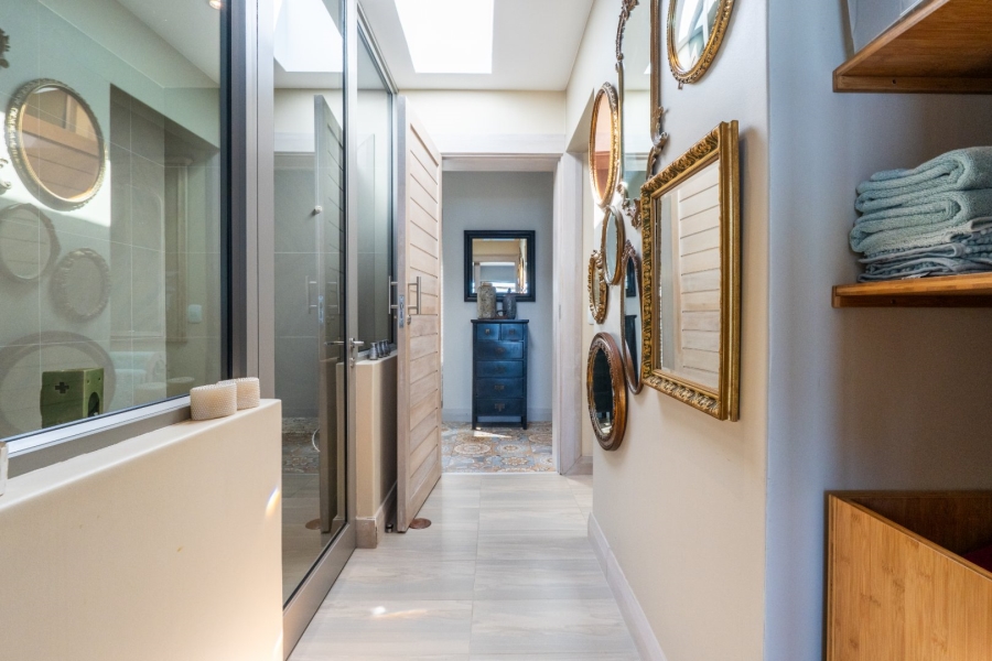 5 Bedroom Property for Sale in Wilderness Heights Western Cape